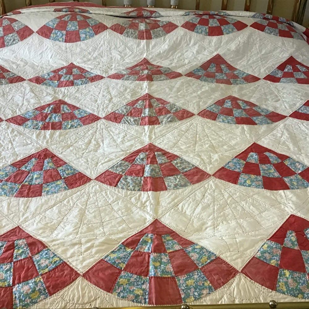 Elegant Patchwork Quilt in Red and White
